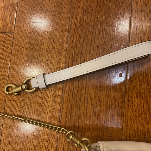 Tabby Crossbody Wristlet With Pillow Quilting - Picture 5 of 15